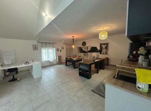 Canape Panoramique Dans Loft - carbon neutral hotel in Unknown City