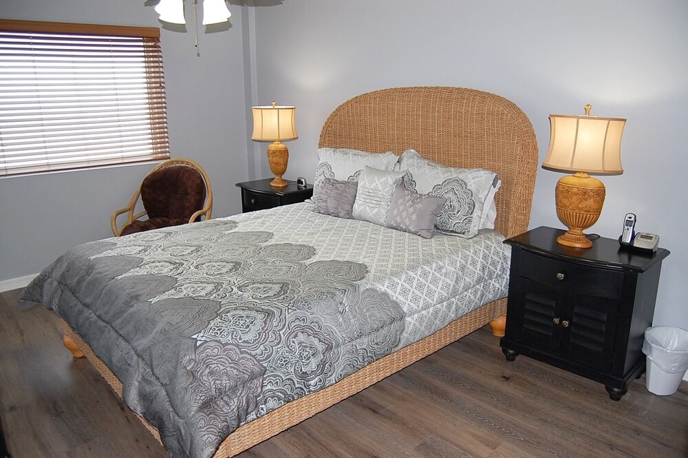 Driftwood Tower Condominiums - photo 7