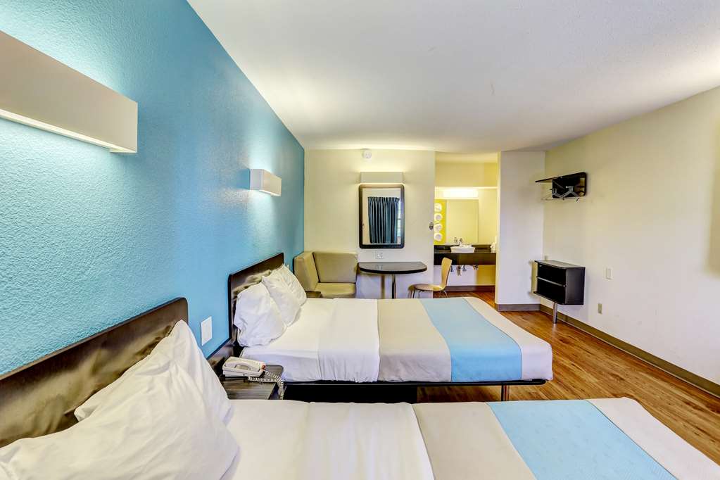 Motel 6 Dickson TN - photo 28