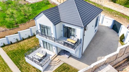 White Harmony Houses — 4-Star Luxury Hotel in Shamakhi, Azerbaijan