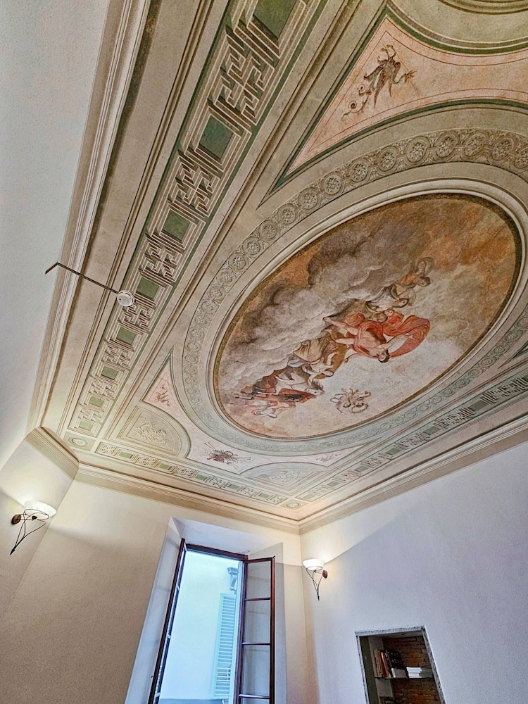 Asso's Place — 4-Star Luxury Hotel in Florence, Italy
