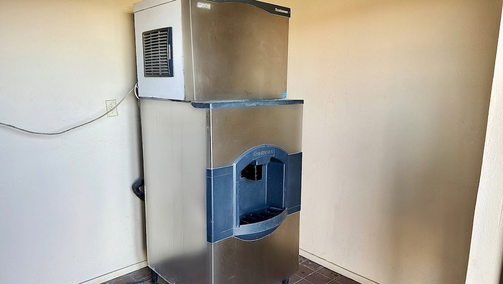 Regency Inn Hondo - photo 22
