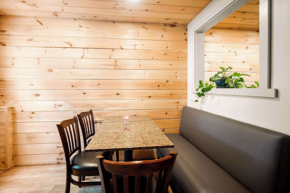 Best Western Merry Manor Inn - photo 45