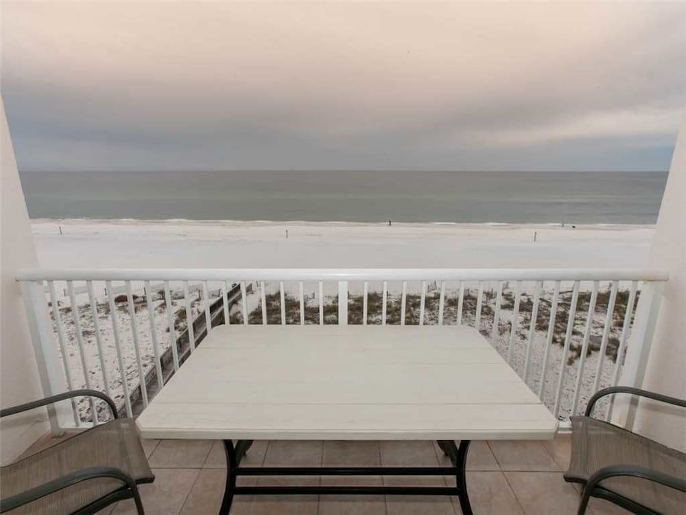 Island Tower 602 3 Br condo by RedAwning - photo 5