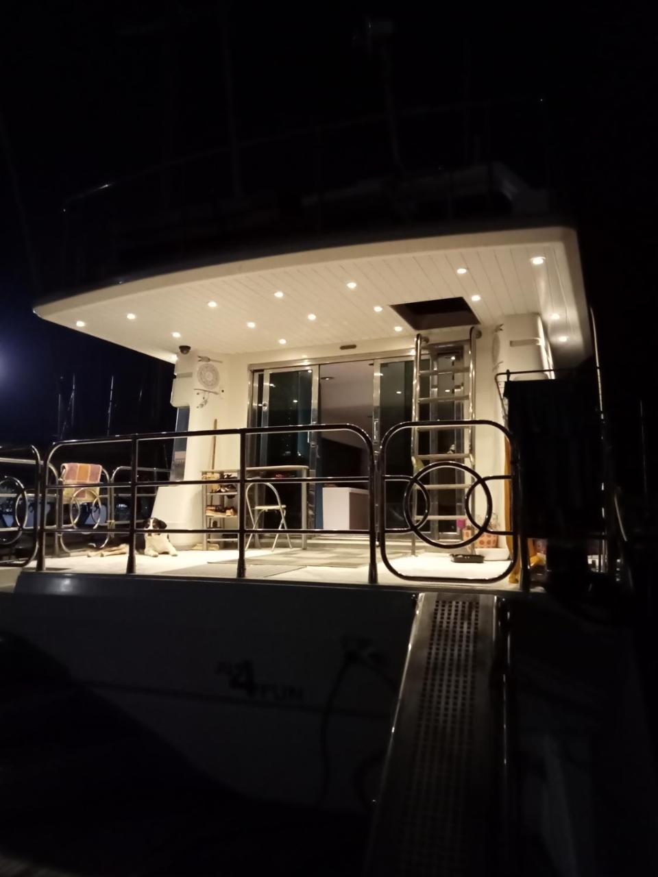 Loc de Cabines Sur Yacht in Gruissan, France