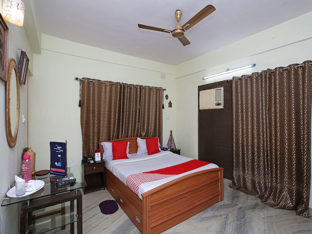 Oyo 12067 Sam's Apartment