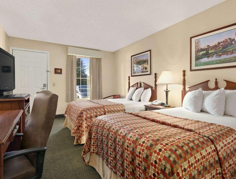 Baymont by Wyndham Eufaula - photo 10