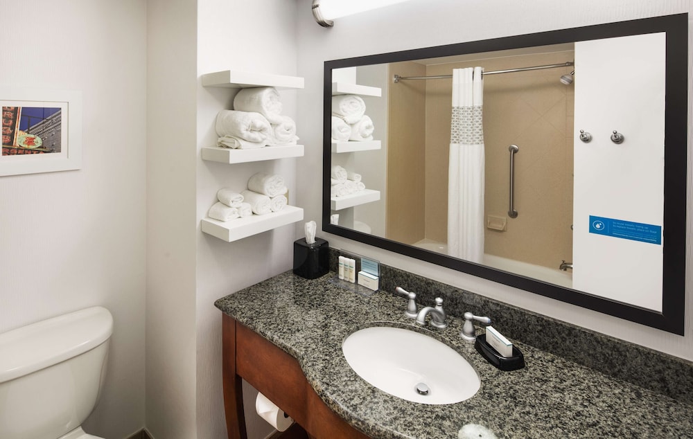Hampton Inn & Suites Little Rock Downtown - photo 15