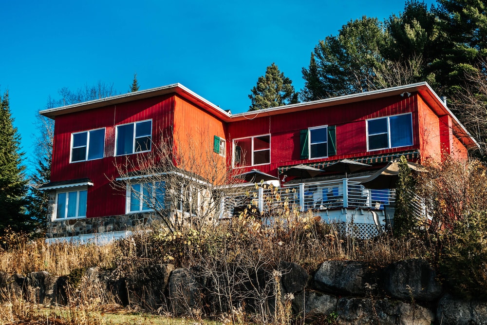 Auberge Lac Du Pin Rouge — Saint Hippolyte