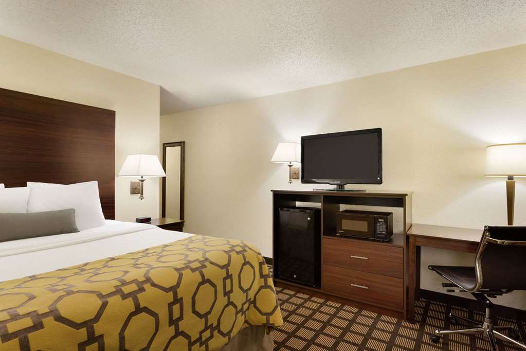Baymont by Wyndham Salina - photo 11