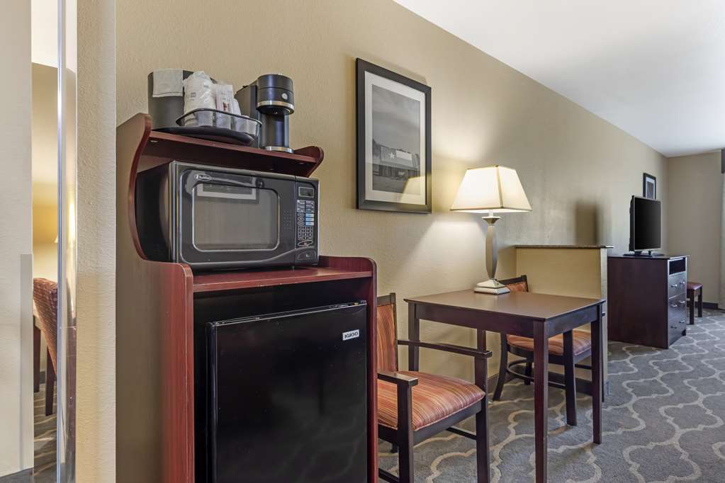Best Western Plus Burleson Inn & Suites - photo 25