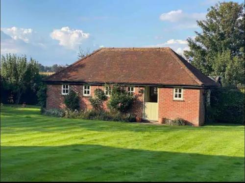 A Charming Cottage In A Beautiful Setting 20701563 — Hungerford