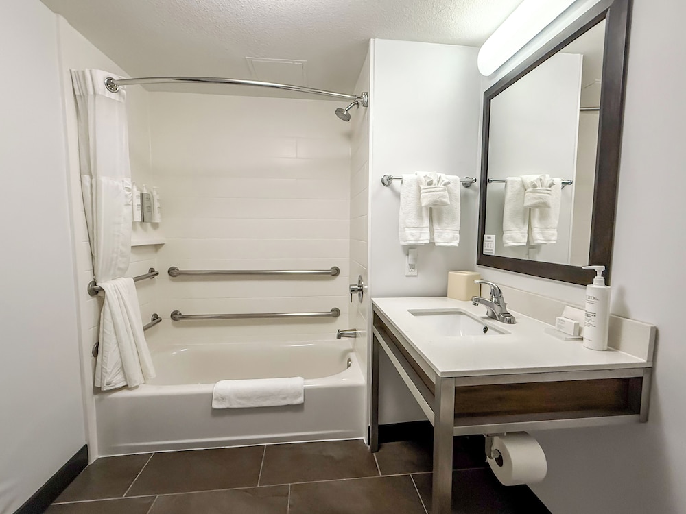 Hilton Garden Inn Gilroy - photo 21