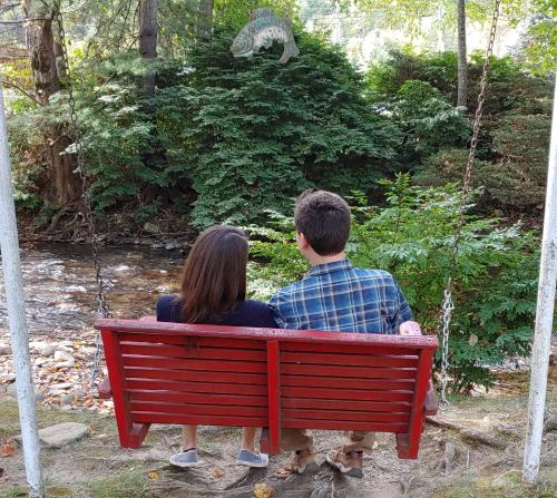 Rolling Brook Inn - carbon neutral hotel in Maggie Valley