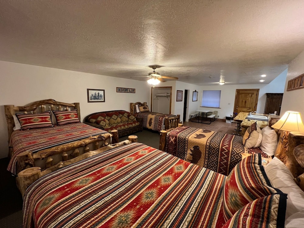 The Snuggle Inn - photo 59