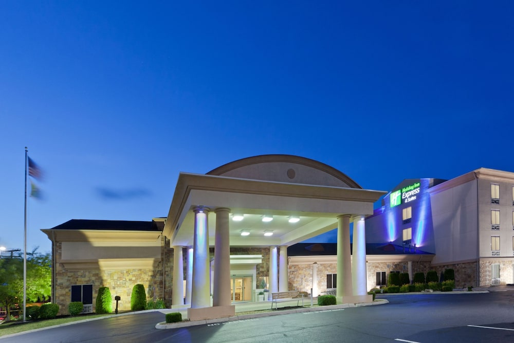 Holiday Inn Express Hotel & Suites Christiansburg by IHG — hotel in Christiansburg