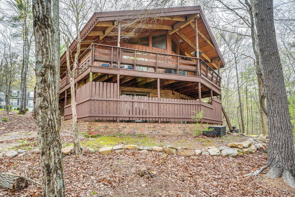 Treehouse style Cabin 1 Mi to Massanutten Resort — hotel in Massanutten