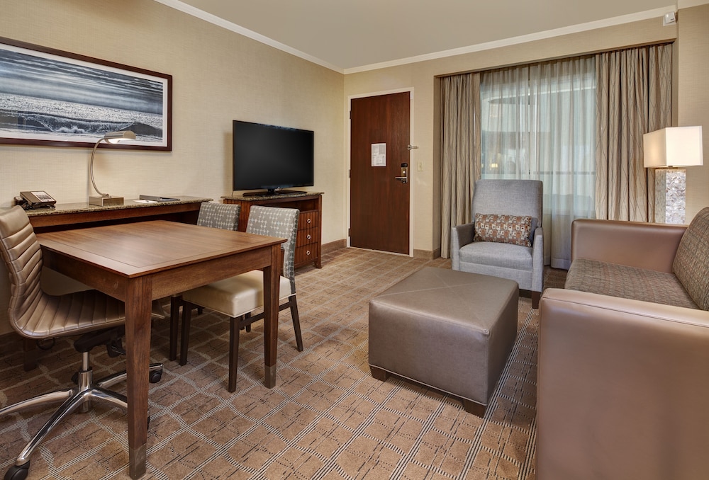 Embassy Suites by Hilton San Diego La Jolla - photo 15