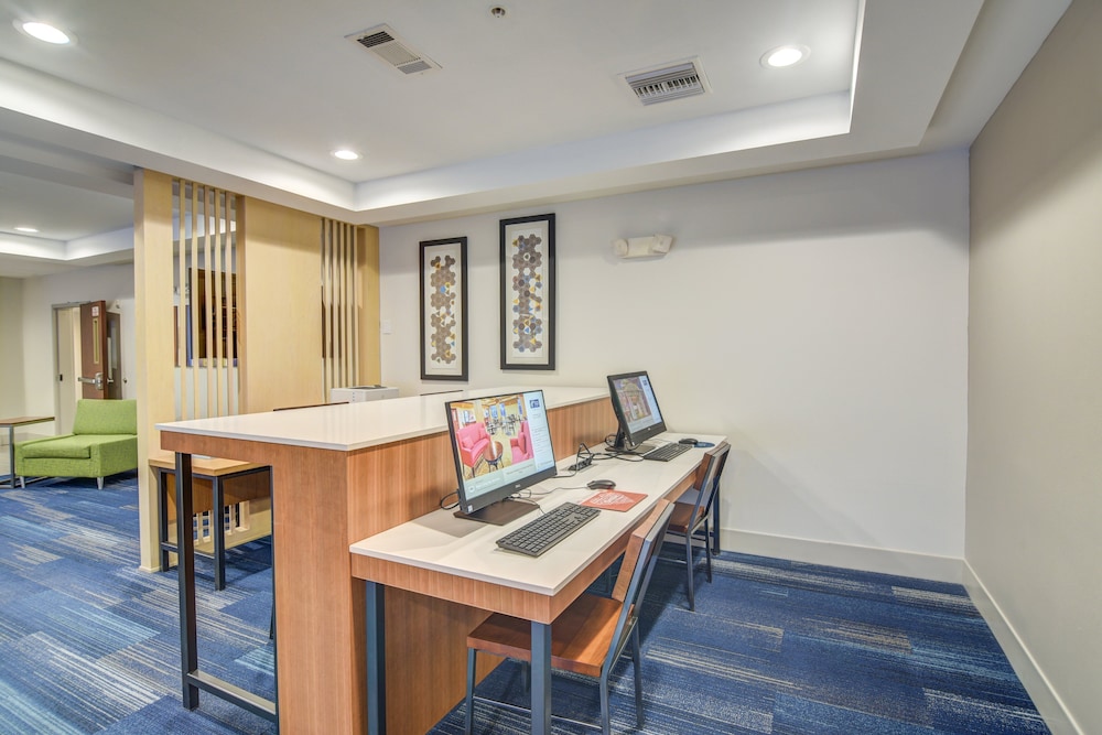 Holiday Inn Express & Suites Foley by IHG - photo 54