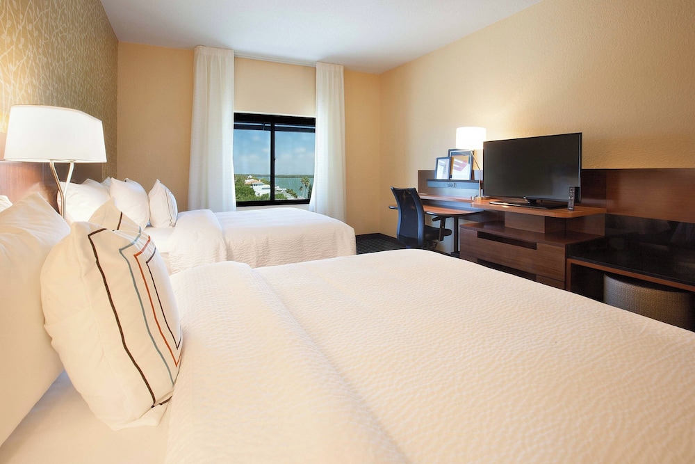 Fairfield Inn & Suites by Marriott Clearwater Beach - photo 7