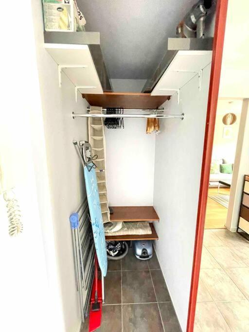 Quiet and comfortable apartment with parking for a nice stay for two one or a couple guests with a child