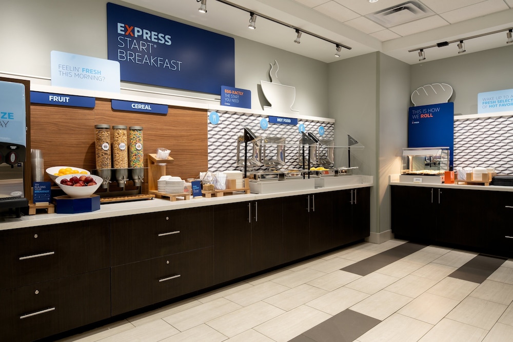 Holiday Inn Express & Suites Bullhead City by IHG - photo 46