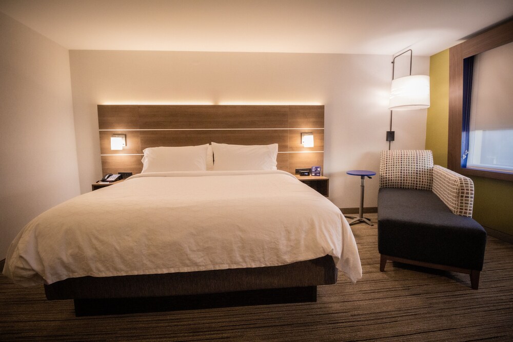 Holiday Inn Express & Suites Boston South Randolph by IHG - photo 15