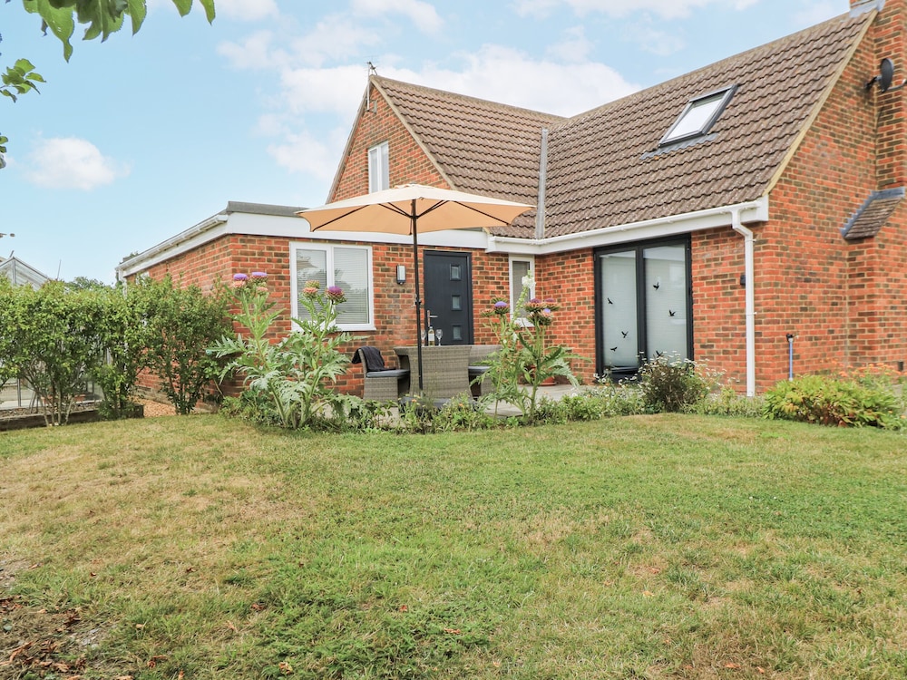 The West Wing - carbon neutral hotel in Devizes