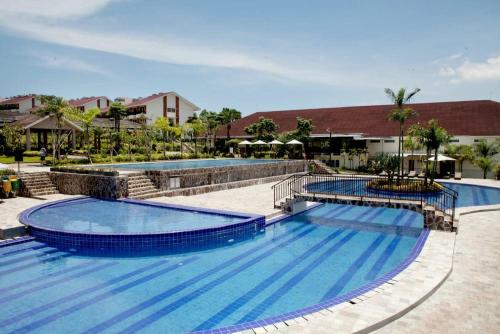 Taman Bukit Palem Resort — hotel in Caringin