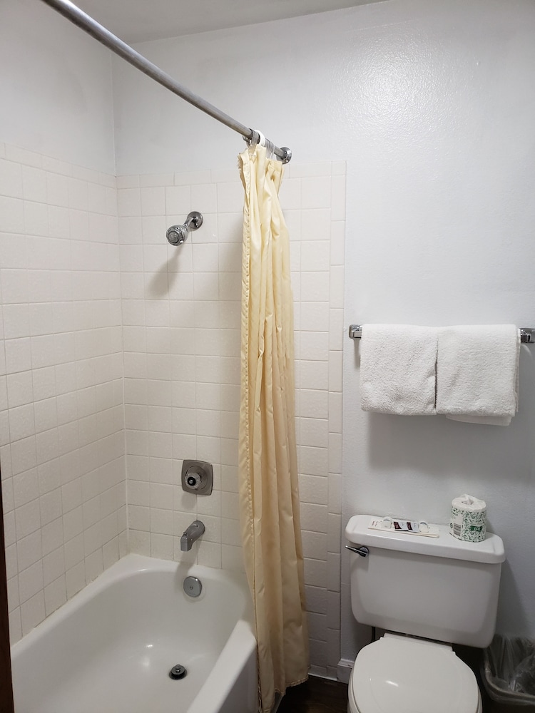 Oasis Inn & Suites - photo 26