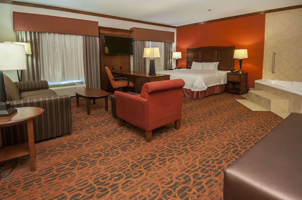Hampton Inn & Suites Waxahachie - photo 6