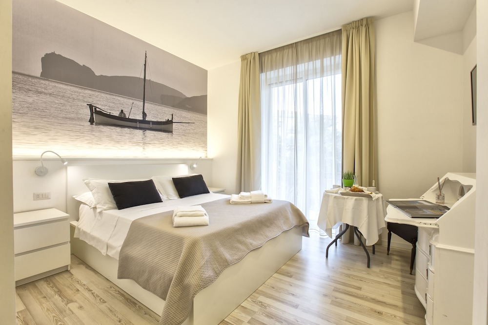 Relais Apartments — 4-Star Luxury Hotel in Alghero, Italy