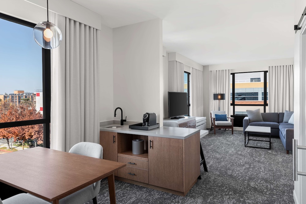 The Fort Sutter Sacramento Tapestry Collection by Hilton - photo 15