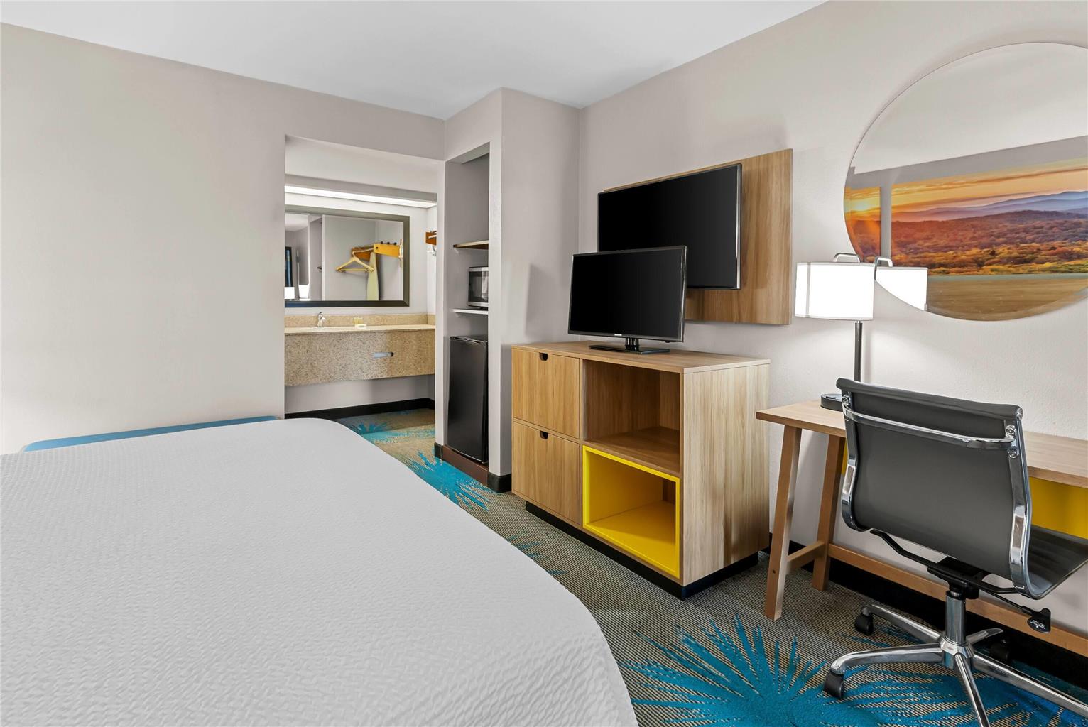 Days Inn by Wyndham Saint Pauls - photo 24