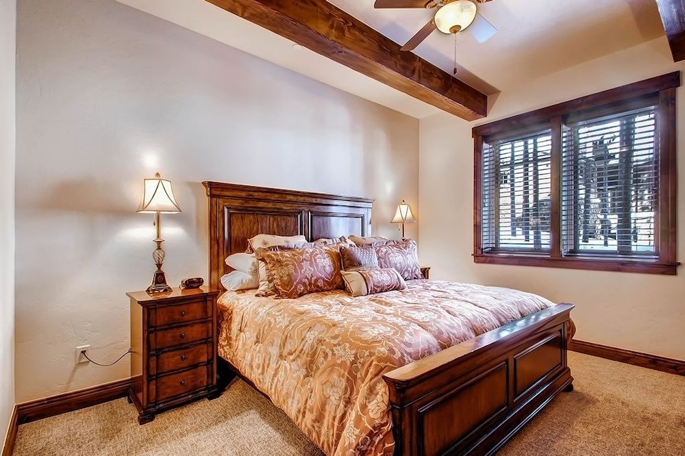 Slopeside Manor On Peak 8 By Pinnacle Lodging - photo 5