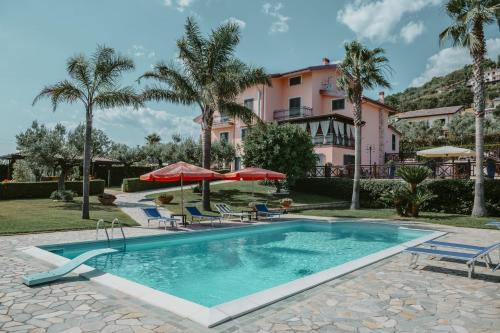 Villa Santimone — 4-Star Luxury Hotel in Eboli, Italy