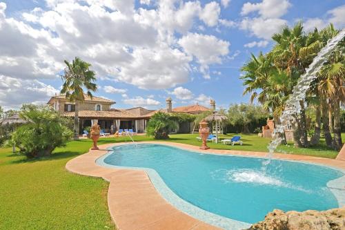 Villa Gamundi — 4-Star Luxury Hotel in Can Picafort, Spain