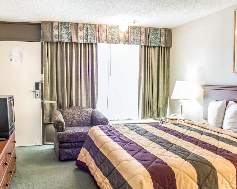 Dayspring Extended Stay - photo 7