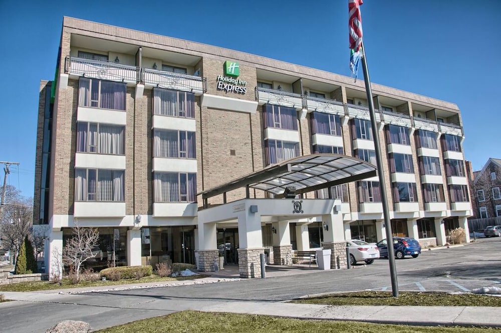 Holiday Inn Express Detroit Birmingham by IHG in Birmingham, United States