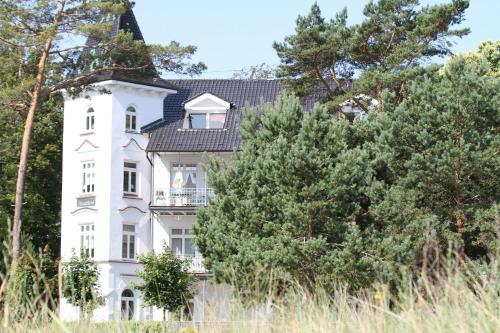 Villa Stranddistel FeWo 3 6 strandnah — 4-Star Luxury Hotel in Ostseebad Binz, Germany