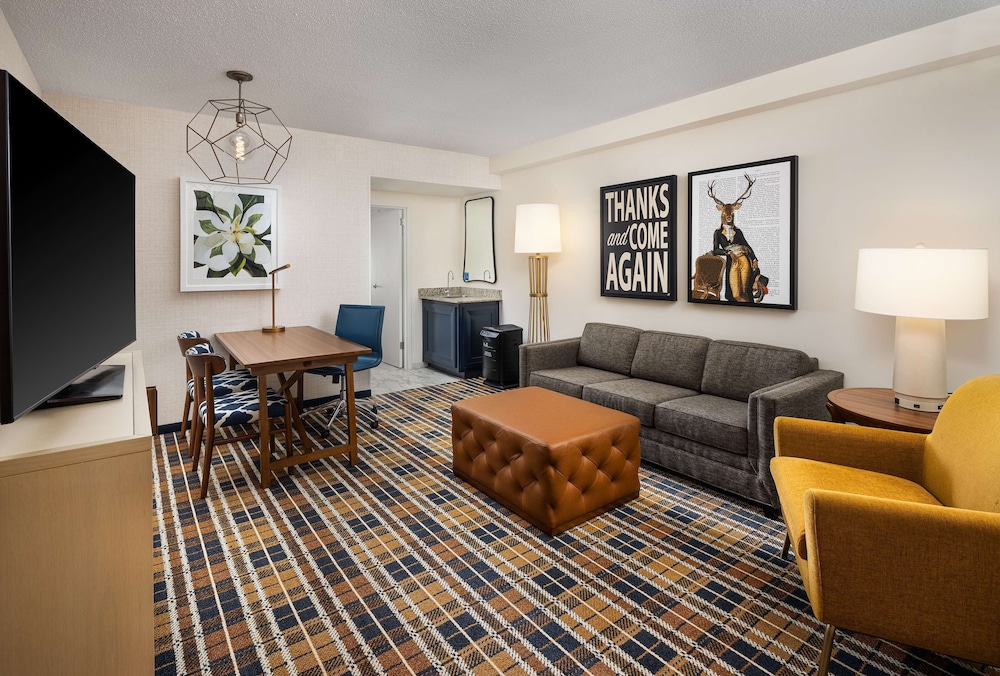 Embassy Suites by Hilton Atlanta Buckhead - photo 24