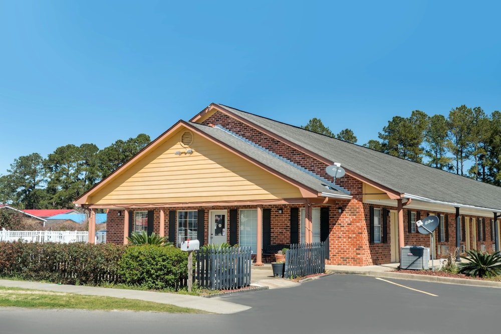 Travelodge by Wyndham Santee - photo 14