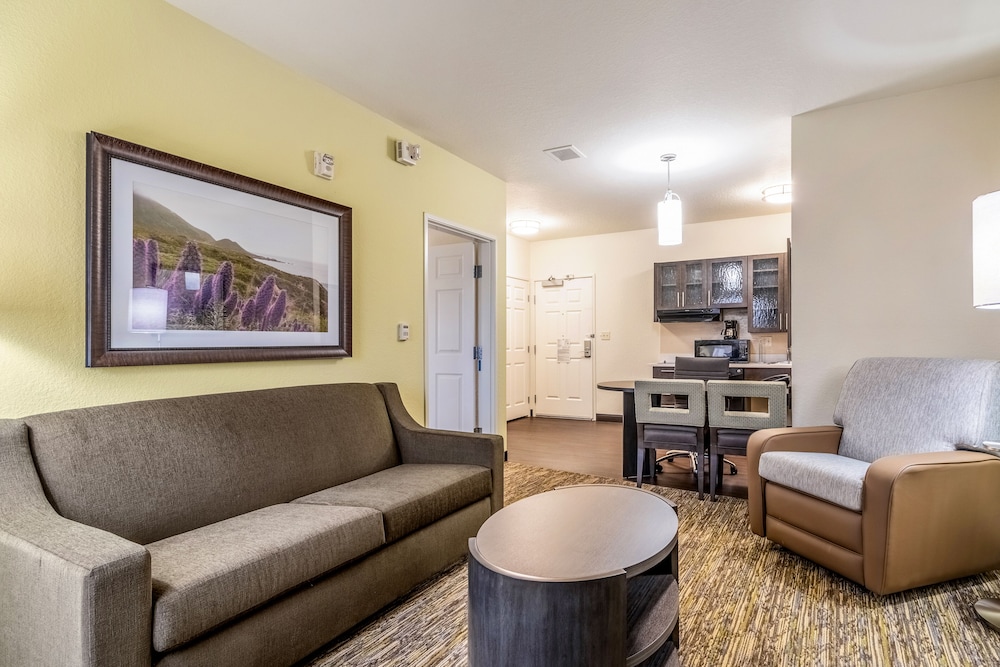 Candlewood Suites Portland Airport by IHG - photo 29