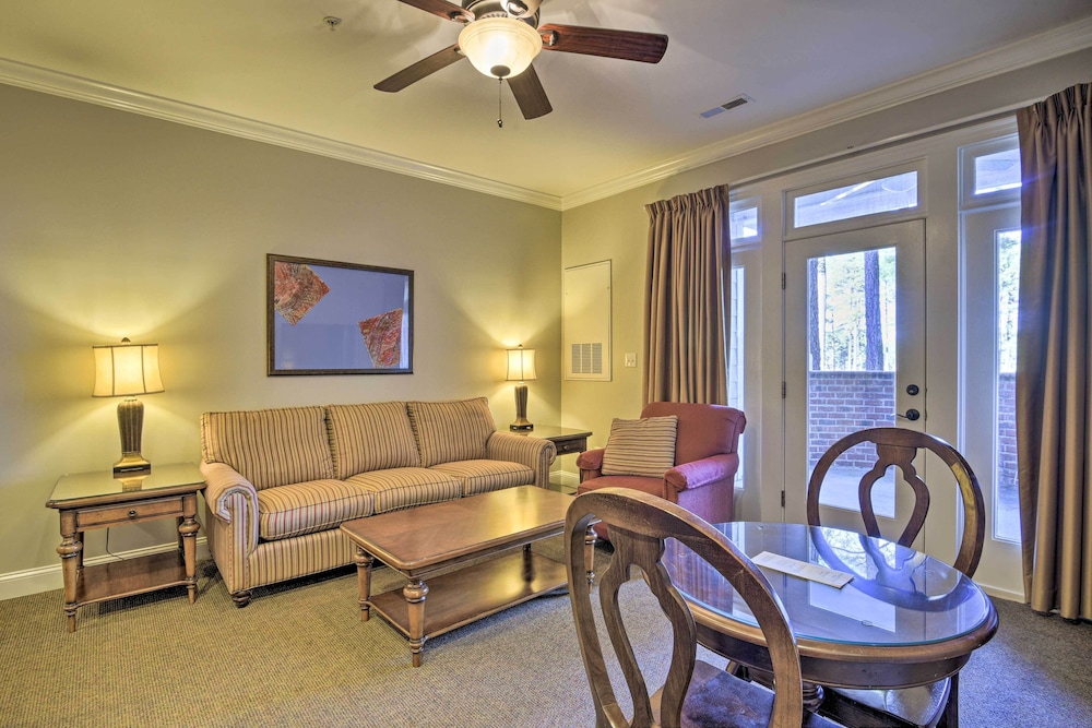 Resort style Condo on Golf Course w Private Pool - photo 3