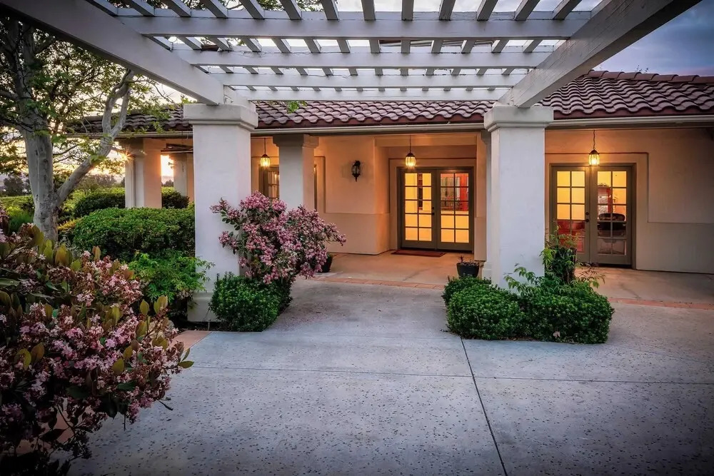 Wellsona by AvantStay Wine Trail Estate Pool Hot Tub Main Home Guest Home — 4-Star Luxury Hotel in Paso Robles, United States