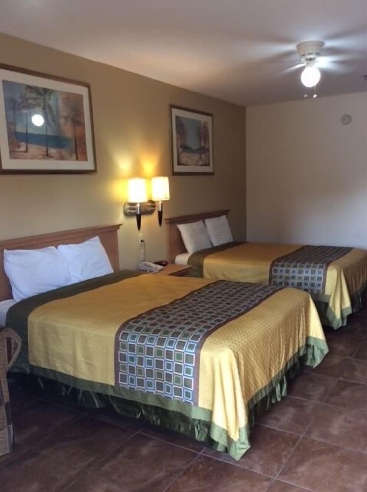 Texas Inn Weslaco - photo 28