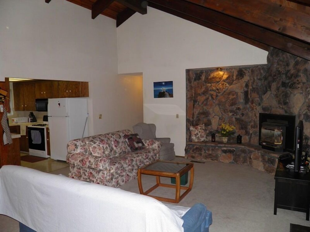 835 Paloma Ave. - photo 9