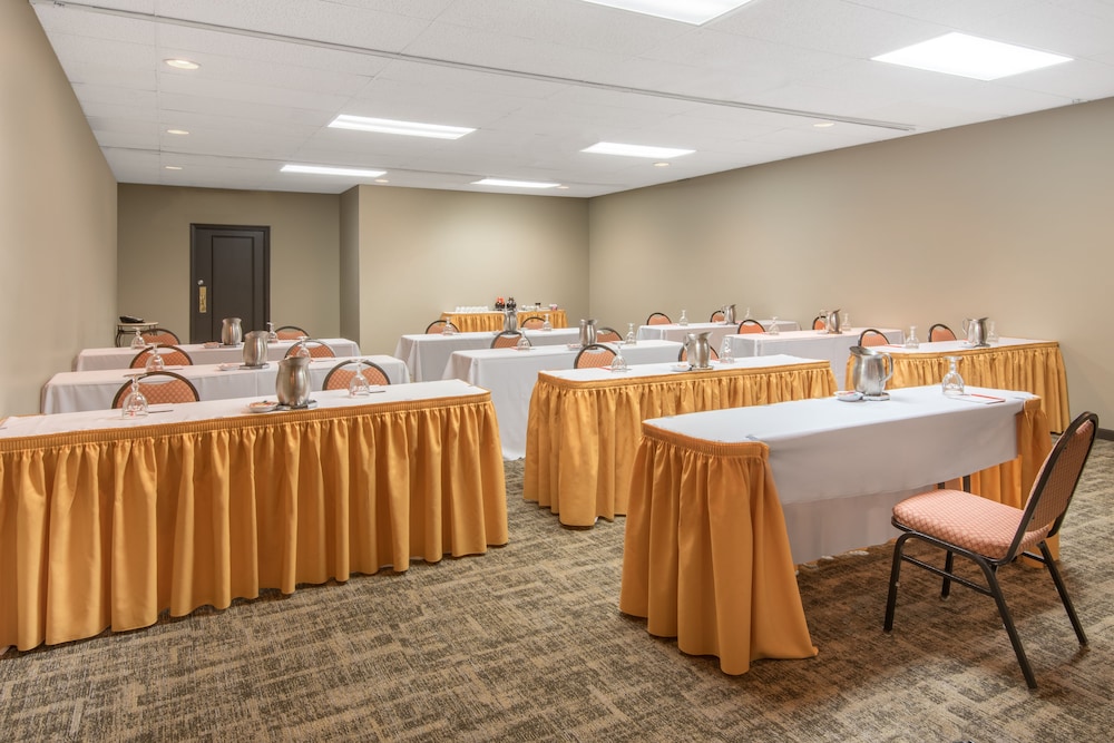 Crowne Plaza Hotel Hickory by IHG - photo 30