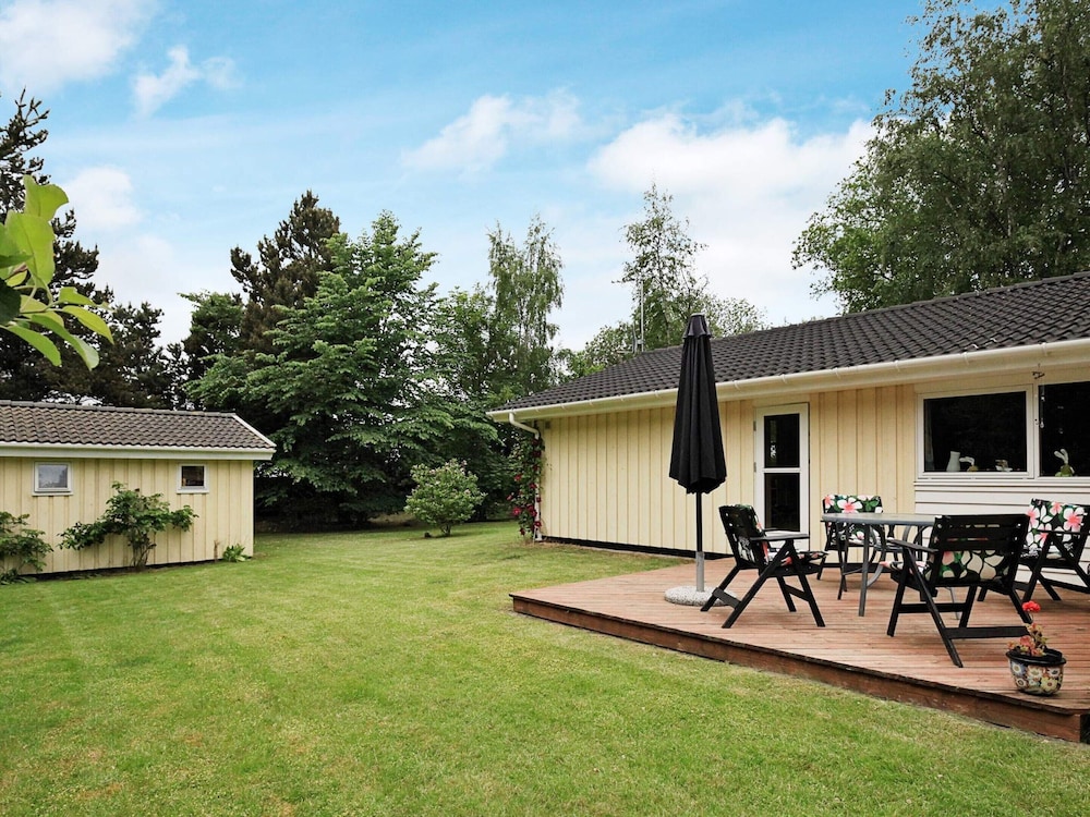 6 Person Holiday Home in Gilleleje — 4-Star Luxury Hotel in Gilleleje, Denmark