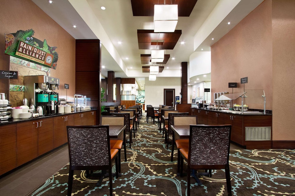 Embassy Suites by Hilton Fayetteville Fort Bragg - photo 21